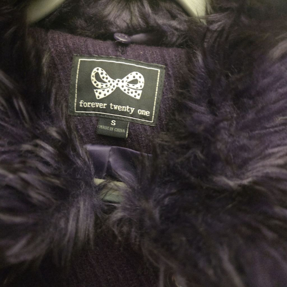 Women's Forever 21 Purple Coat Size S with Faux Fur Collar - Picture 3 of 4